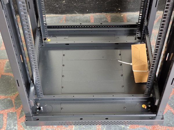 落地型框架組 600 600 32U 網路機櫃