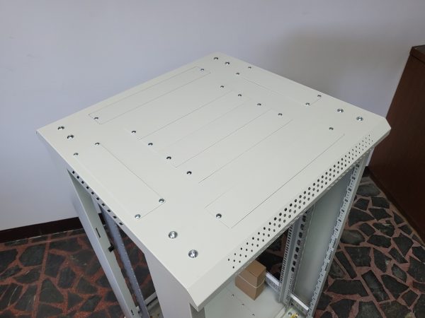 落地型框架組 600 600 22U 網路機櫃